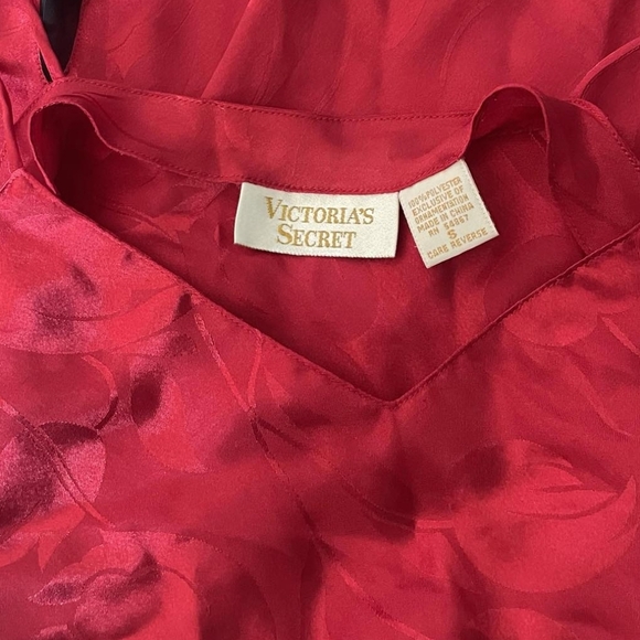 Victoria's Secret sleepwear - Picture 2 of 4